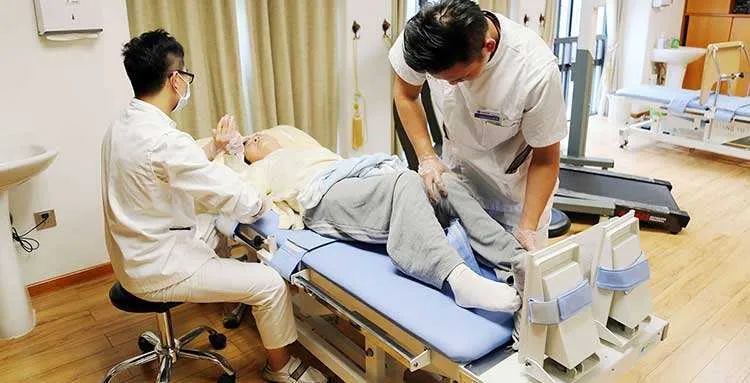 都叫“養(yǎng)老院”，差異卻很大，人過六十不知道會(huì)吃虧(圖1)