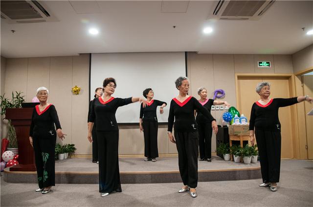 成都養(yǎng)老觀察：責(zé)任與義務(wù)，未來養(yǎng)老院能否代替子女盡孝？(圖1)